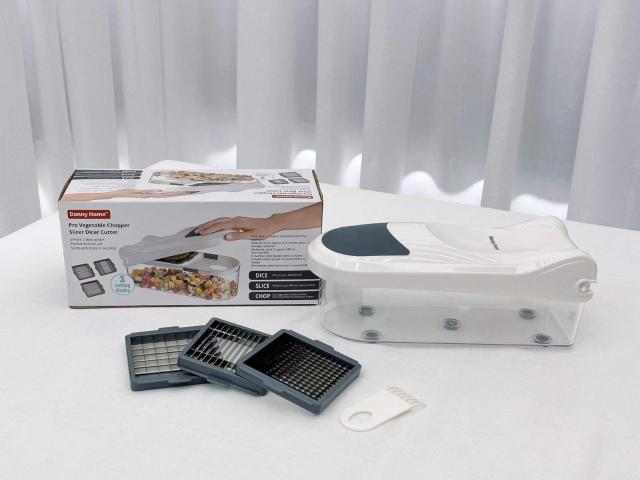 DH3110-GREY MULTI GRATER & DI قطاعة خضروات مربعات