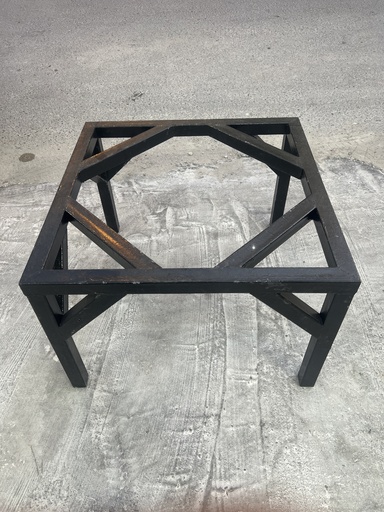 [8851130050656] BAHRAIN IRON STAND STOVE 70*70